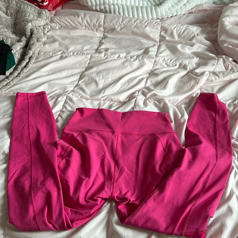 Hot pink fabletics leggings with pockets